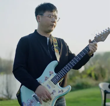 邦德激光公司员工