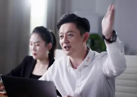 邦德激光公司员工